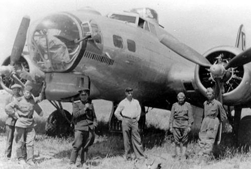 B-17-es gépe bevetés után